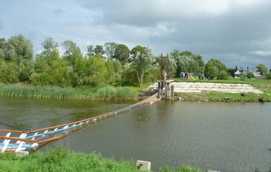 Valstybinė komisija ketvirtadienį turėjo priimti suremontuotą pėsčiųjų tiltą per Pakalnės upę Rusnės saloje, tačiau atliekant stiprumo bandymą jis triukšmingai sugriuvo […]