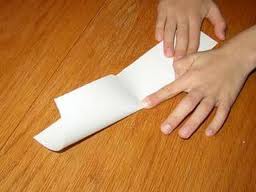 Joks normalaus popieriaus lapas negali būti perlenktas per pusę daugiau nei 7 kartus.