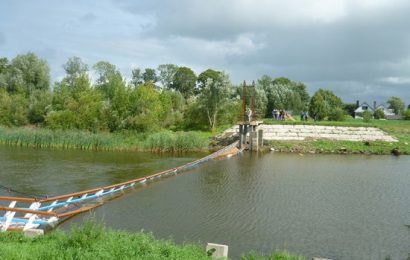 Tiltas sugriuvo darbų įvertinimo metu Tiltas sugriuvo darbų įvertinimo metu