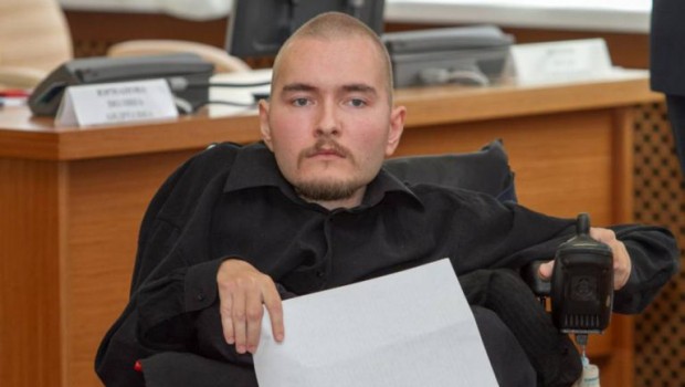 Valerijus Spiridonovas, 30 metų kompiuterių specialistas iš Rusijos, kuris kenčia nuo retos genetinės raumenų išsekimo ligos. Jis turėtų tapti pirmuoju […]