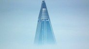 Aukštas piramidės formos pastatas stūkso Šiaurės Korėjos sostinėje. Tai greičiausiai vienas populiariausių ir žinomiausių pavyzdžių, kai statybos žlunga. Šis pastatas […]